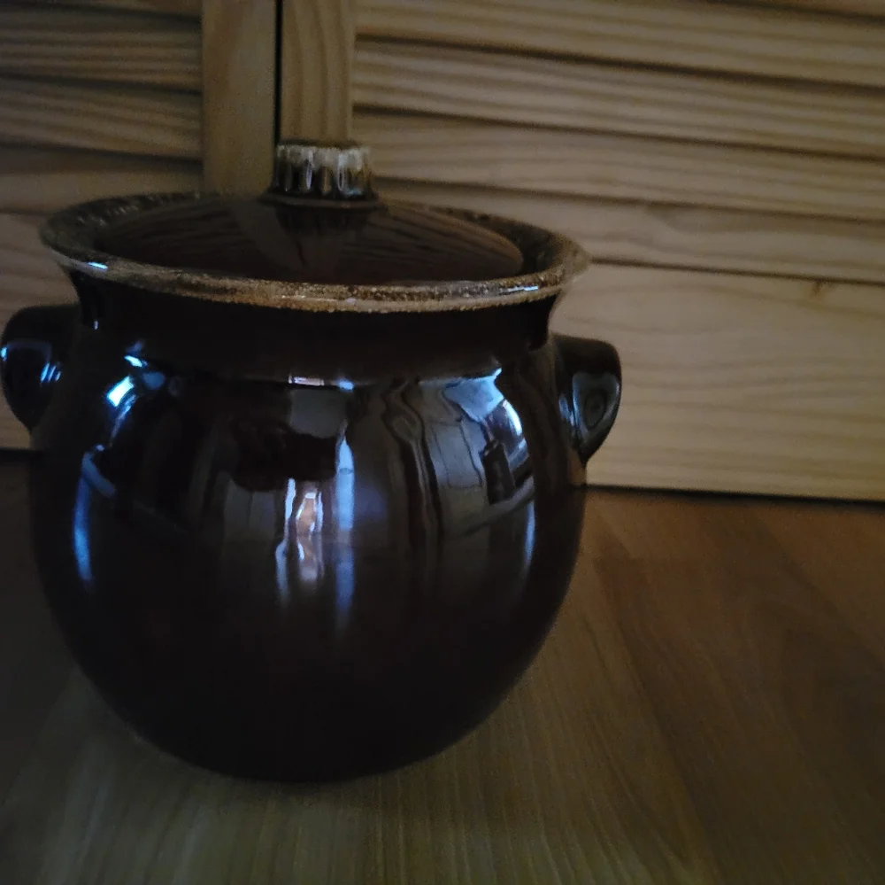 Hull Pottery Vintage Drip Brown Bean Pot‎ Lid Oven Proof Crock USA Made Glaze